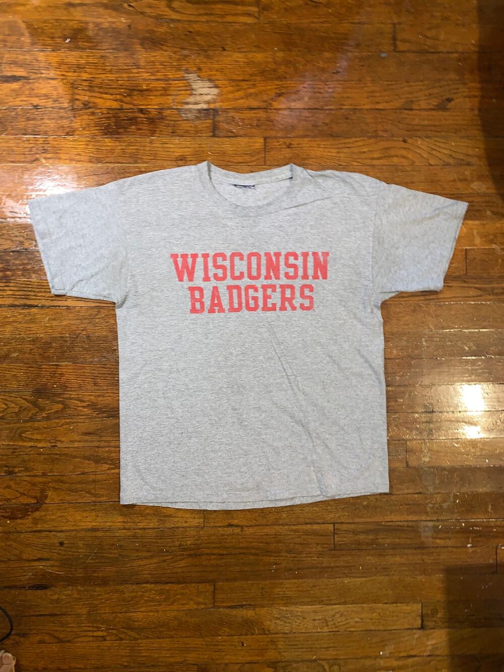Wisconsin Badgers T Shirt Medium Gray Red Spellout College NCAA Vintage Style